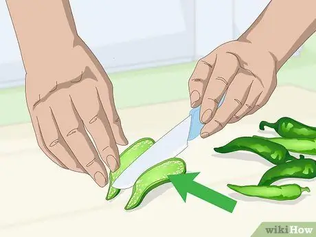 Приготовить маринованный перец чили шаг 2