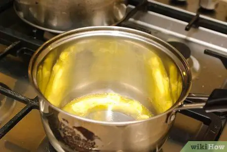 Приготовить соус из красного вина, шаг 1