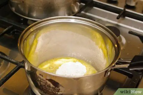 Приготовить соус из красного вина, шаг 2