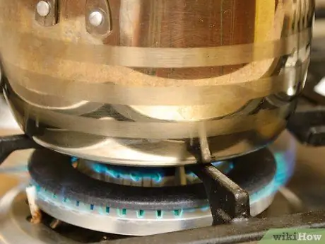 Приготовить соус из красного вина шаг 4