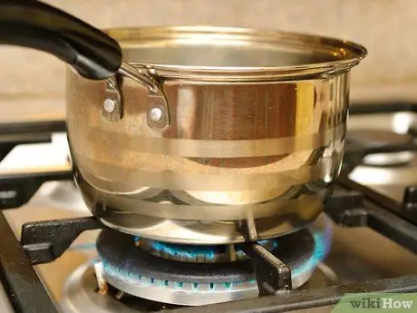 Приготовьте красное вино для стейка Шаг 1