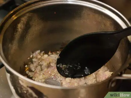 Приготовьте красное вино для стейка Шаг 3