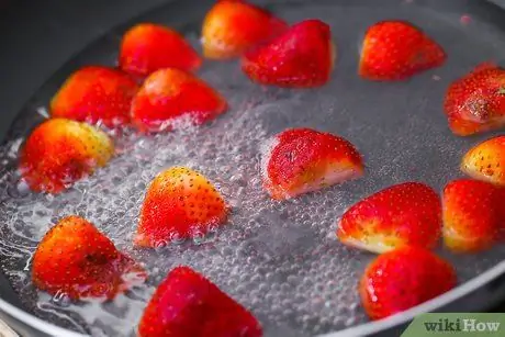 Приготовить клубничный соус, шаг 5