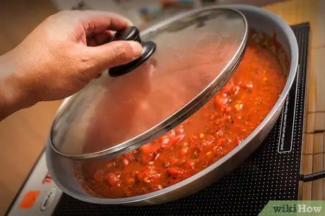 Приготовьте соус из красного вина для пасты Шаг 6