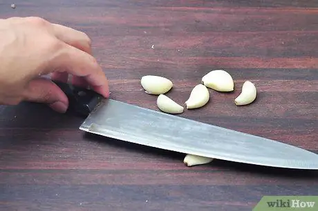 Приготовить ливанский чесночный соус, шаг 1