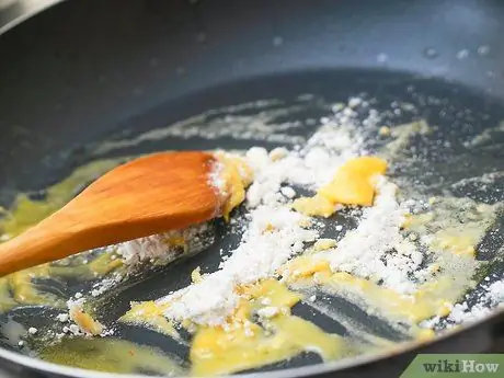 Приготовить грибной соус, шаг 2