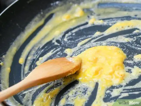 Приготовить соус субиз шаг 3