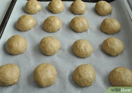 Приготовить обеденные булочки с мелассой Шаг 8