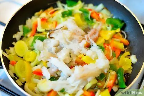 Сделайте Ackee and Saltfish Шаг 8