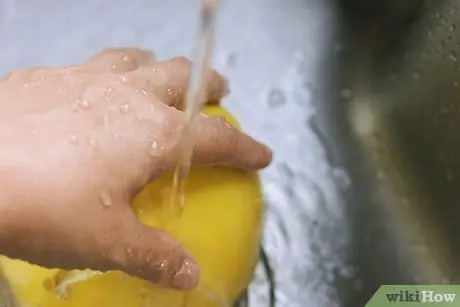 Сделайте простую закуску из дыни Шаг 4