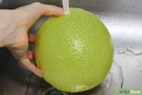 Приготовить дыню Шаг 2