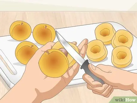 Сухие абрикосы на улице Шаг 3