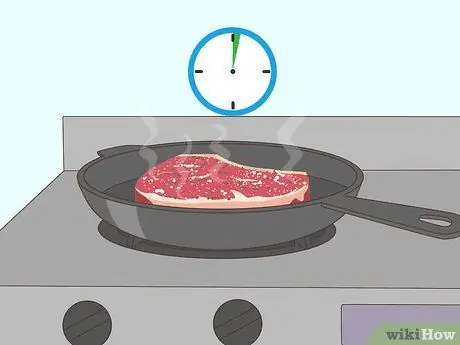 Приготовить сухой выдержанный стейк, шаг 4