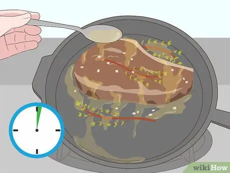 Приготовить сухой выдержанный стейк Шаг 9