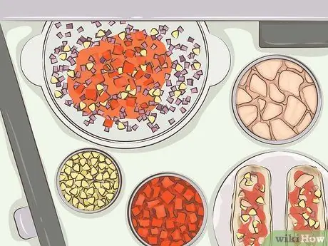 Приготовить консервированную курицу Шаг 9