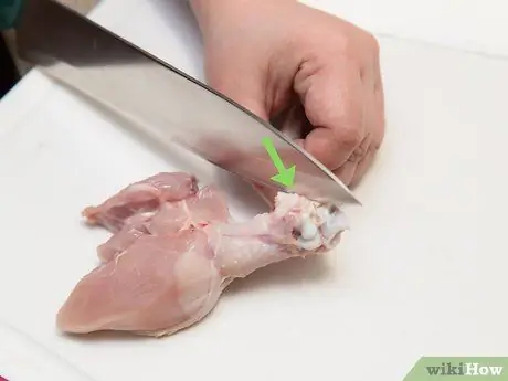 Нарезать куриные крылышки, шаг 3