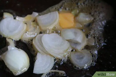 Приготовьте тонкие кусочки куриной грудки, шаг 7