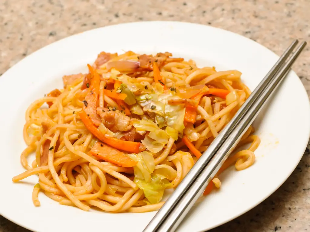 Как сделать якисоба: 14 шагов (с иллюстрациями)