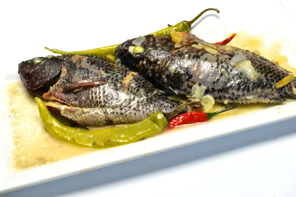 Как приготовить гинатаанг тилапию: 12 шагов (с иллюстрациями)