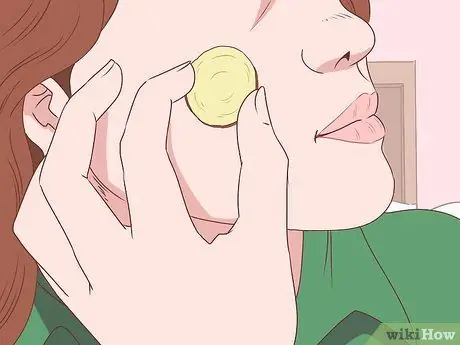 Как остановить кровотечение из прыщей Шаг 5 Как остановить кровотечение из прыщей Шаг 5