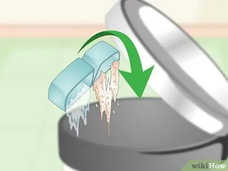 Очистка и поддержание среды обитания канареек Шаг 2