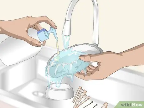 Очистка и поддержание мест обитания лори и лорикетов Шаг 6