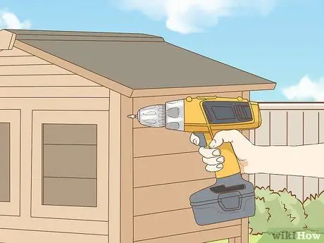 Держи домашнюю курицу Шаг 2