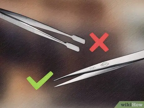 Удаление клеща с лошади Шаг 1