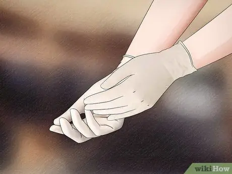 Удаление клеща с лошади Шаг 10