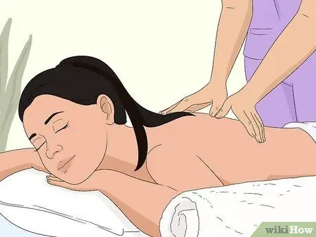 Избегайте того, чтобы ваш парень воспринимал вас как должное Шаг 9