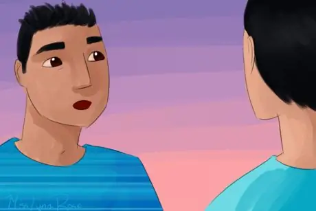 Человек разговаривает с другом