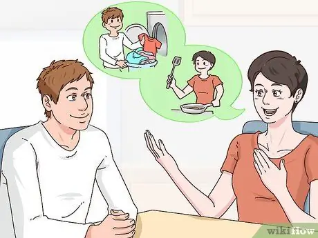 Приди к парню, не расстраивая его Шаг 10