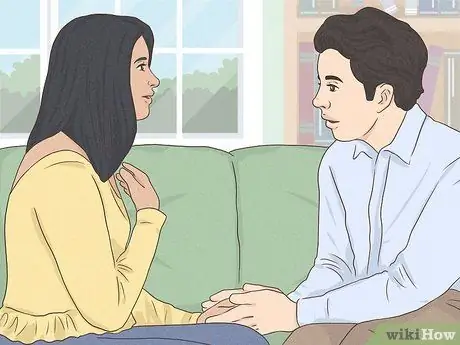 Заставьте девушку с проблемами доверия доверять вам Шаг 5