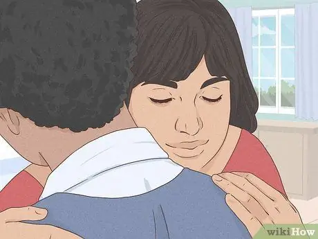 Заставьте девушку с проблемами доверия доверять вам Шаг 8