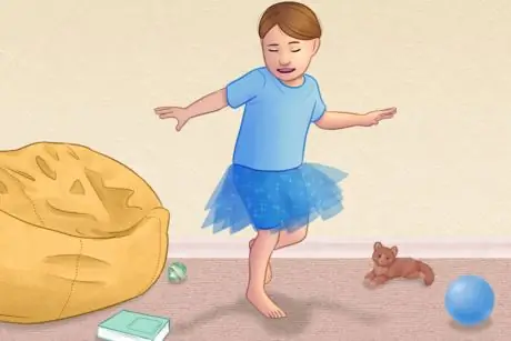 Танцующий ребенок в синей пачке