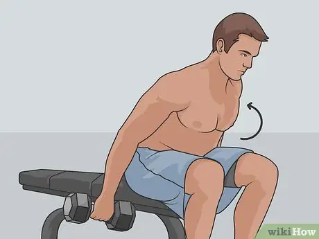 Выполните жим гантелей в стиле милитари, шаг 01