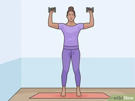 Выполните жим гантелей в военной обстановке, шаг 07