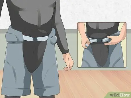 Поставьте вратарские щитки на шаг 2