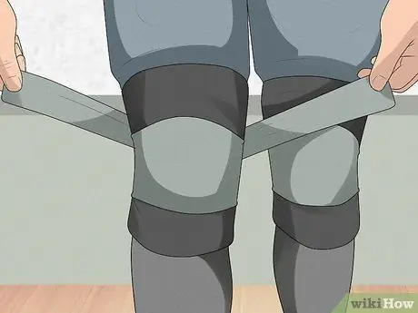 Поставьте вратарские щитки на шаг 3