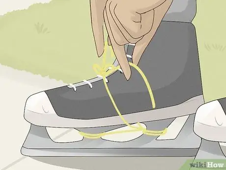 Поставьте вратарские щитки на шаг 6