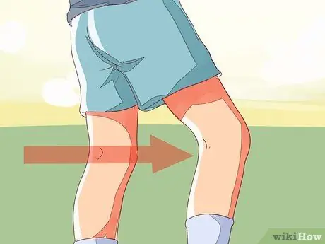 Удар по футбольному мячу, шаг 3