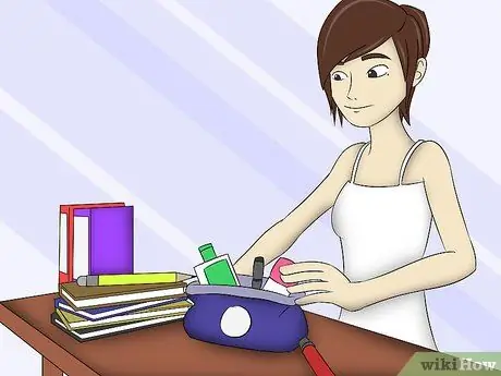 Пережить первую неделю в средней школе Шаг 1