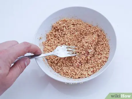 Приготовить куриные палочки, покрытые киноа, шаг 5 Приготовить куриные палочки, покрытые киноа, шаг 5