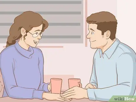 Встречайтесь с религиозным деятелем, когда вы не являетесь Шаг 3