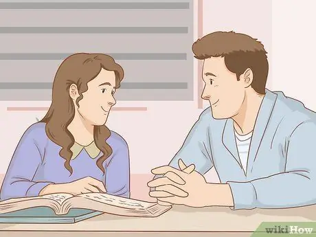 Встречайтесь с религиозным деятелем, когда вы не являетесь Шаг 6