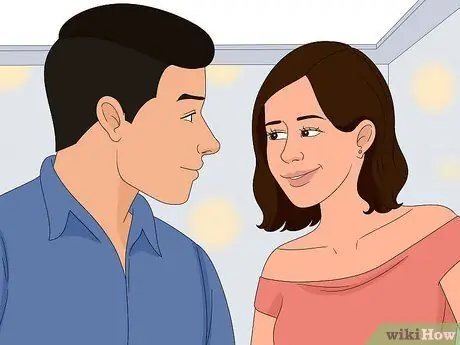 Произведите впечатление на вашего парня на свидании Шаг 3