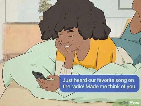 Покажи парню, что любишь его, написав текст, шаг 1