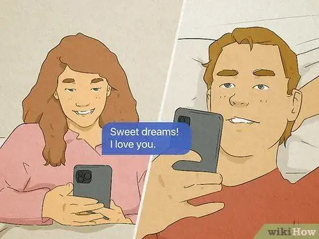 Покажи парню, что любишь его, написав текст, шаг 11