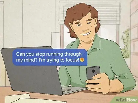 Покажи парню, что любишь его, написав текст, шаг 3