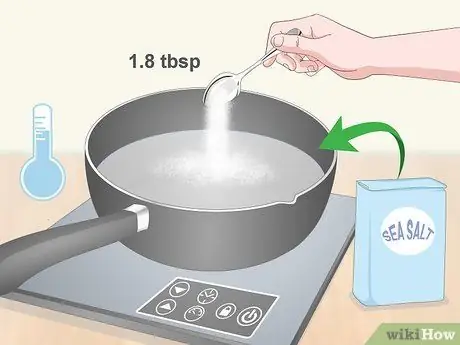 Приготовьте пропитку с морской солью Шаг 3